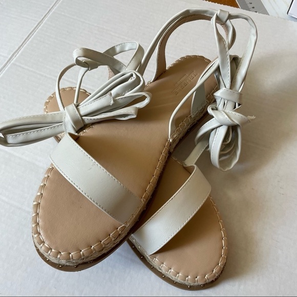 Truffle Collection, Wrap Strap Espadrilles, White And Tan Size 9 - Picture 3 of 7